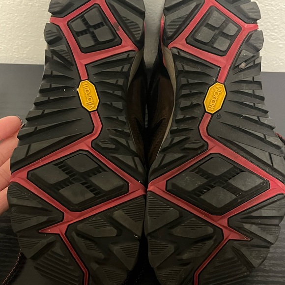 Merrell Brown and Red Hiking Shoes-8.5-EUC - Picture 5 of 6